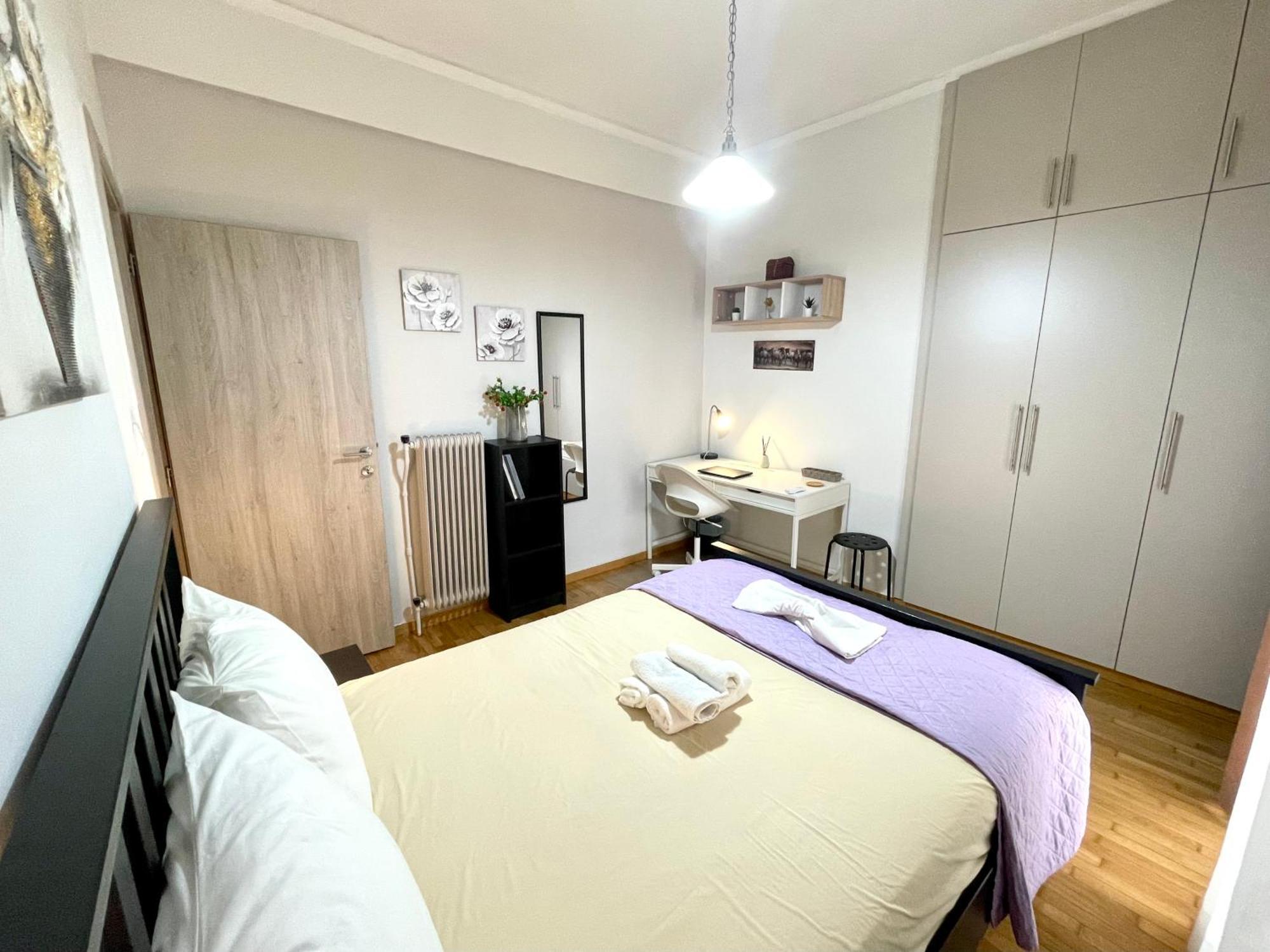 Modern & Quiet 4th Floor Flat - 3' From Metro *